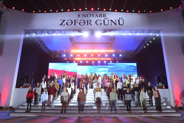 Bakıda Zəfər Günü münasibətilə keçirilən konsert möhtəşəm atəşfəşanlıqla başa çatıb
